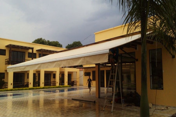 TOLDOS RETRACTILES